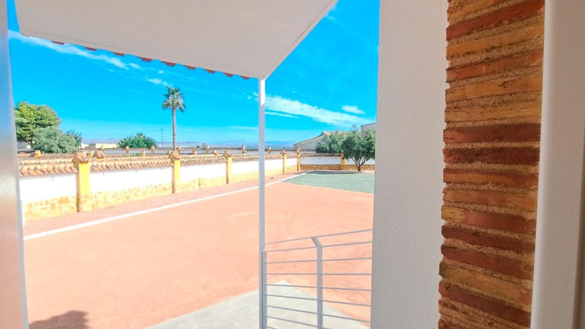 Resale - Villa -
Catral