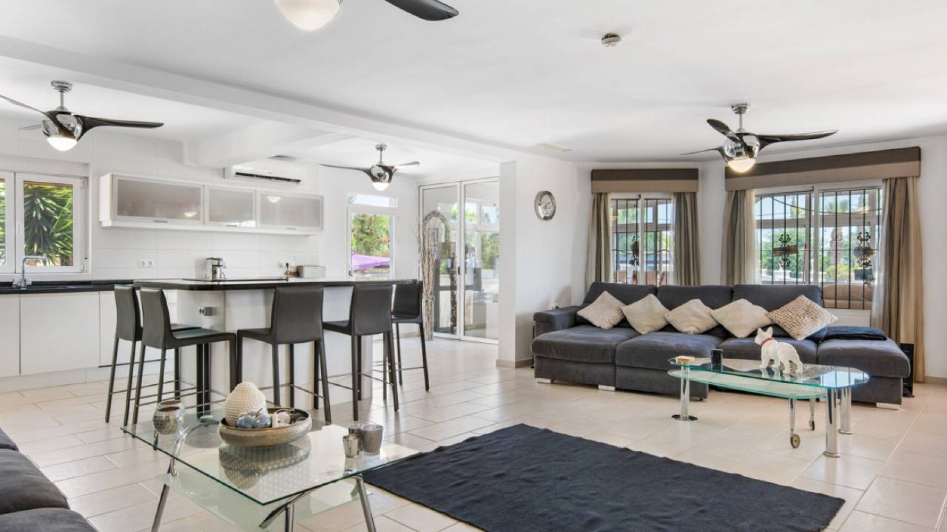 Resale - Villa -
Catral