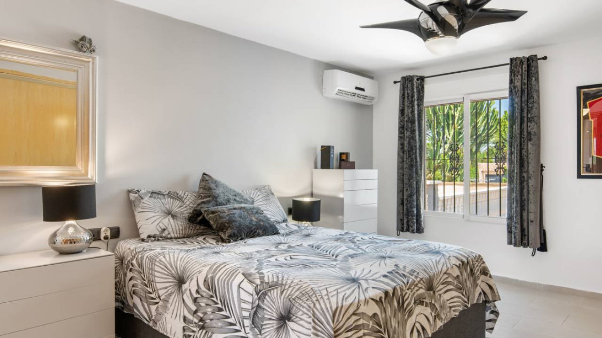 Resale - Villa -
Catral