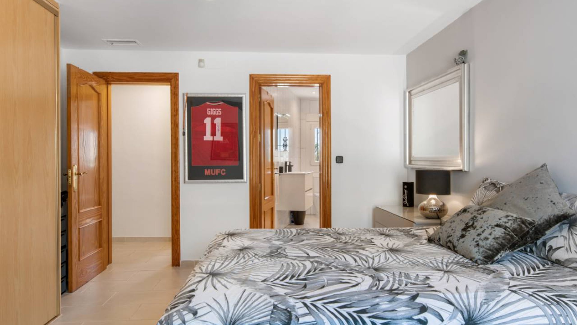 Resale - Villa -
Catral