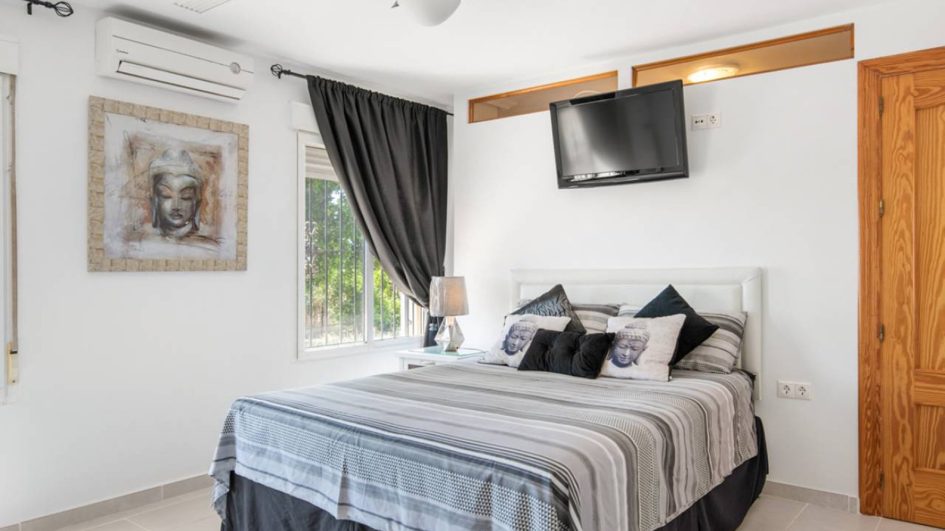 Resale - Villa -
Catral