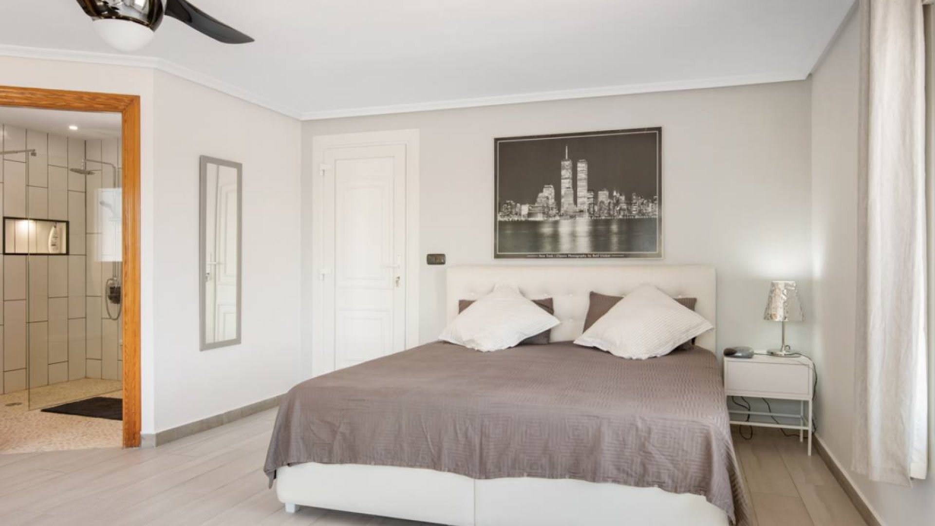 Resale - Villa -
Catral