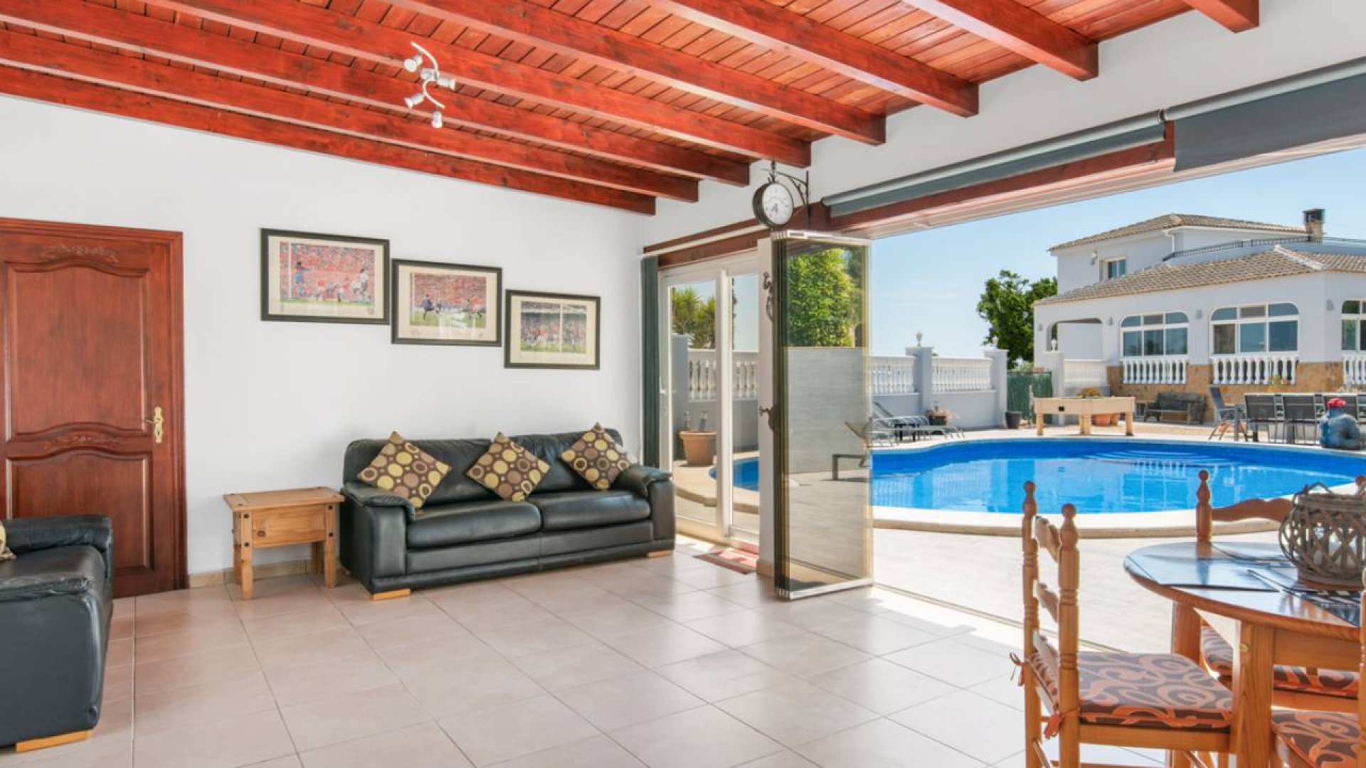 Resale - Villa -
Catral