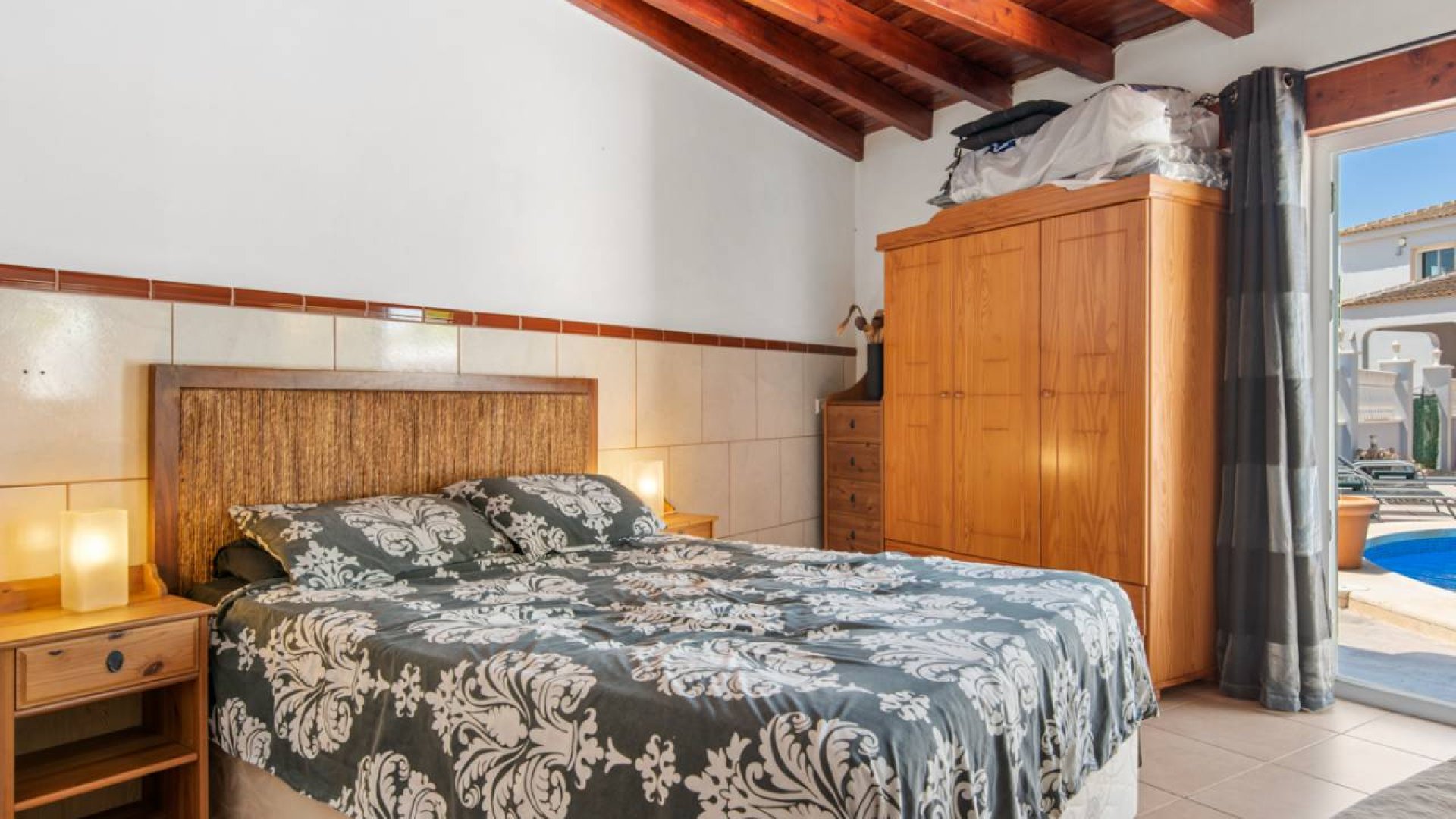 Resale - Villa -
Catral