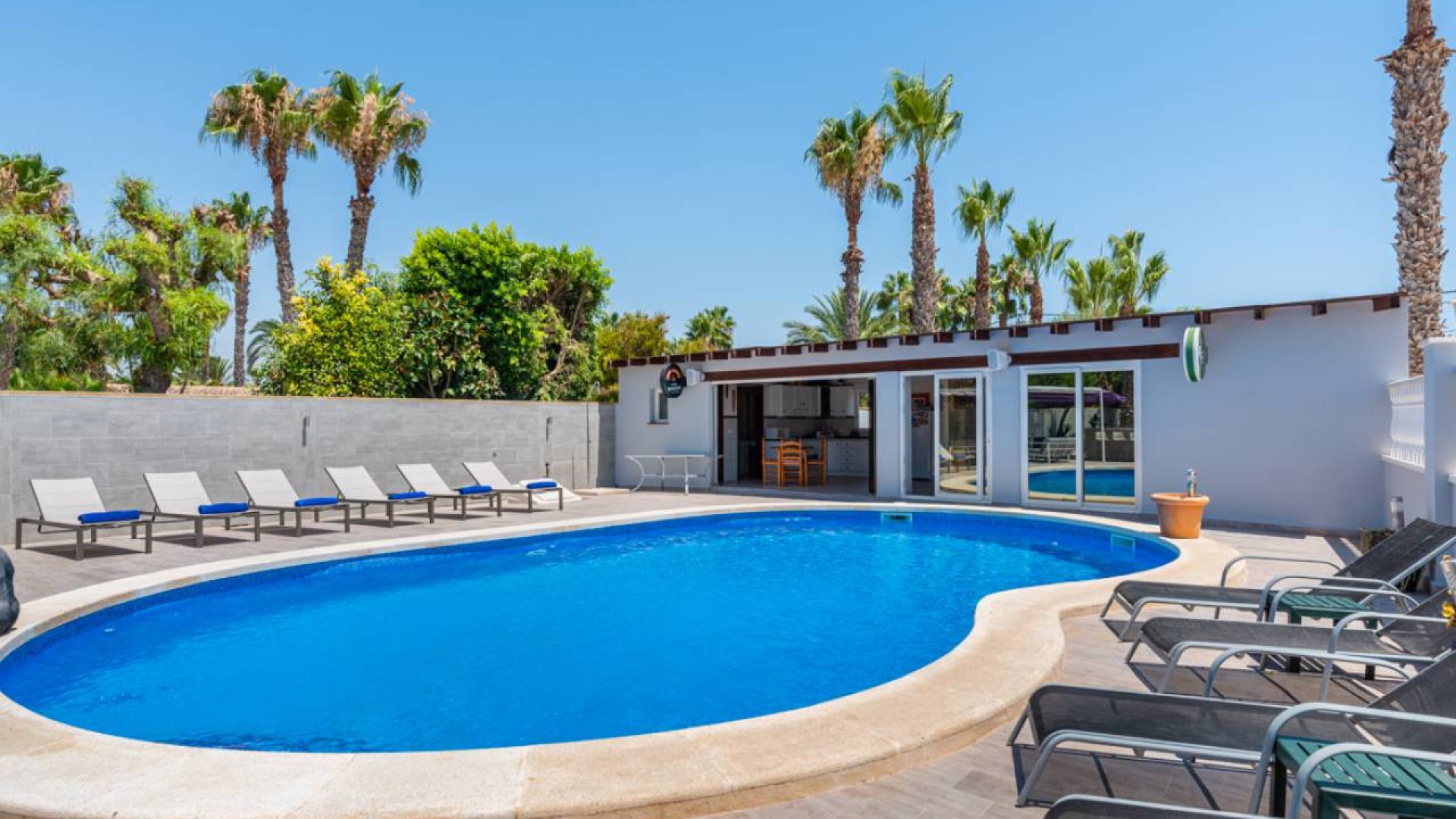 Resale - Villa -
Catral