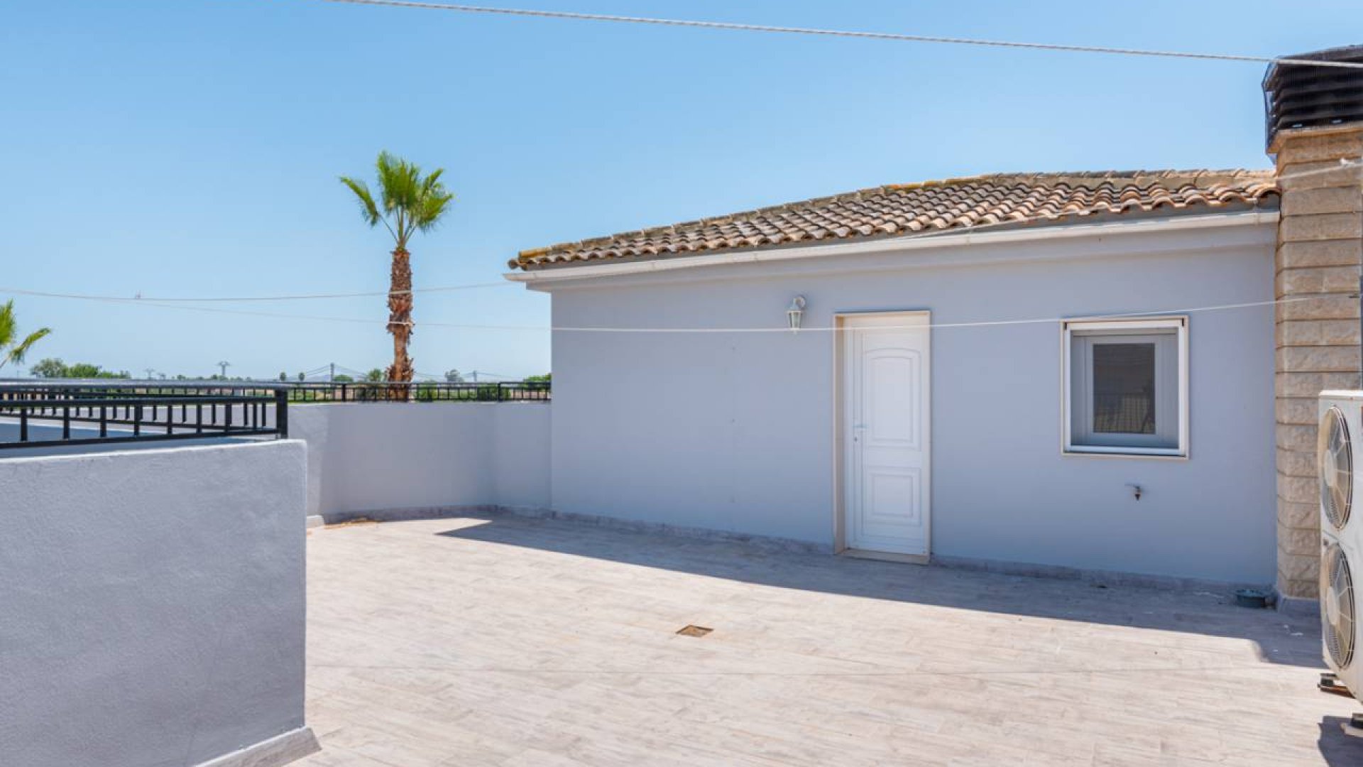 Resale - Villa -
Catral