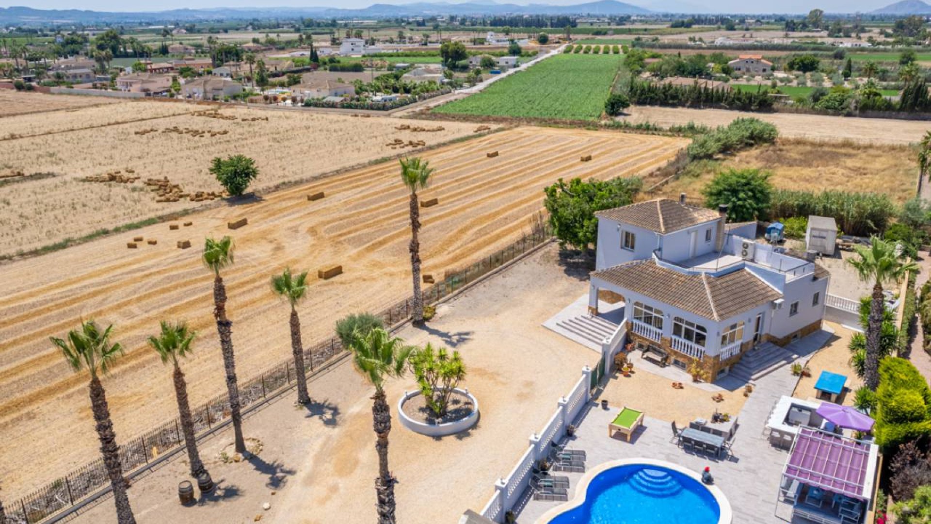 Resale - Villa -
Catral