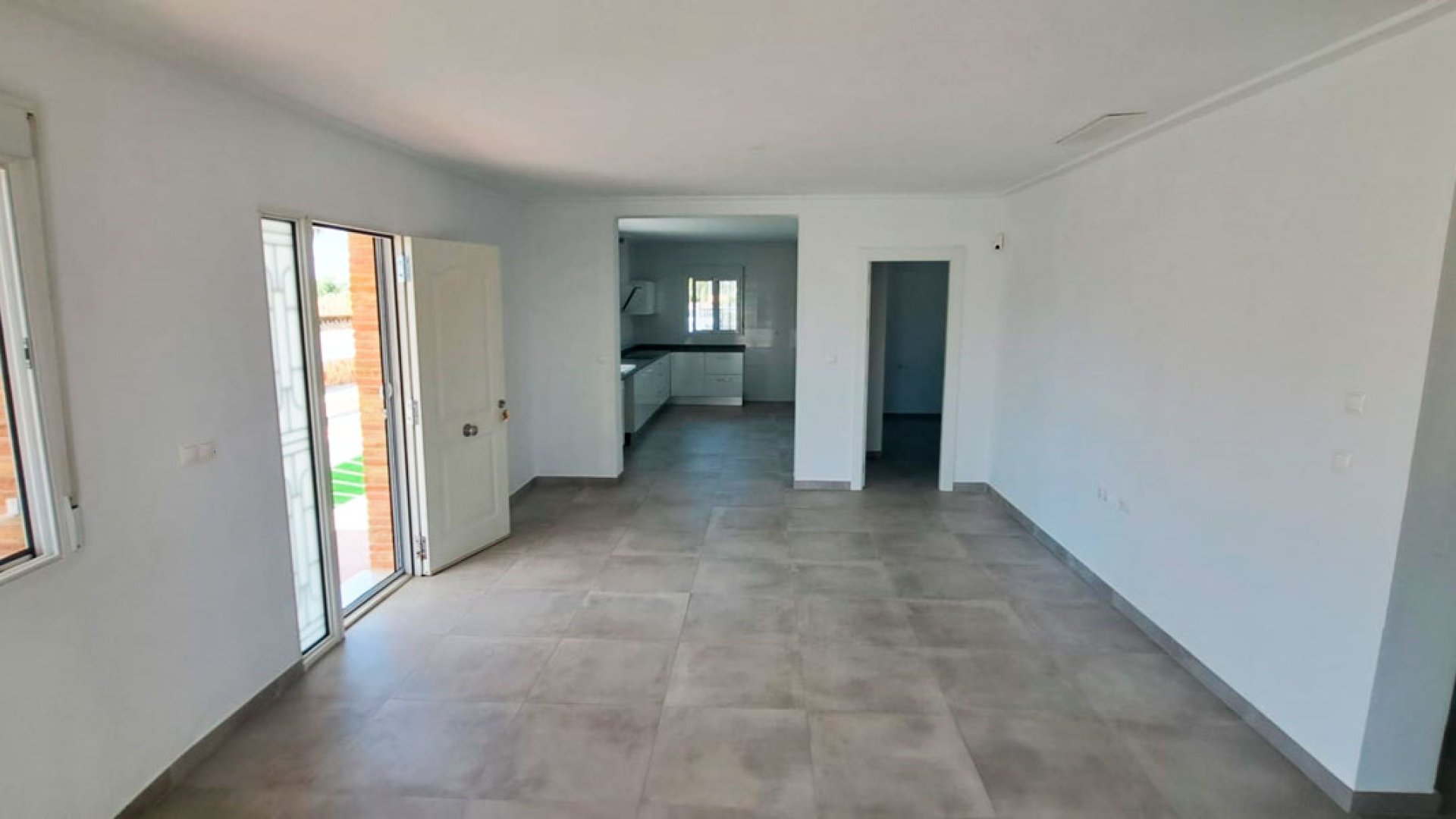 Resale - Villa -
Catral