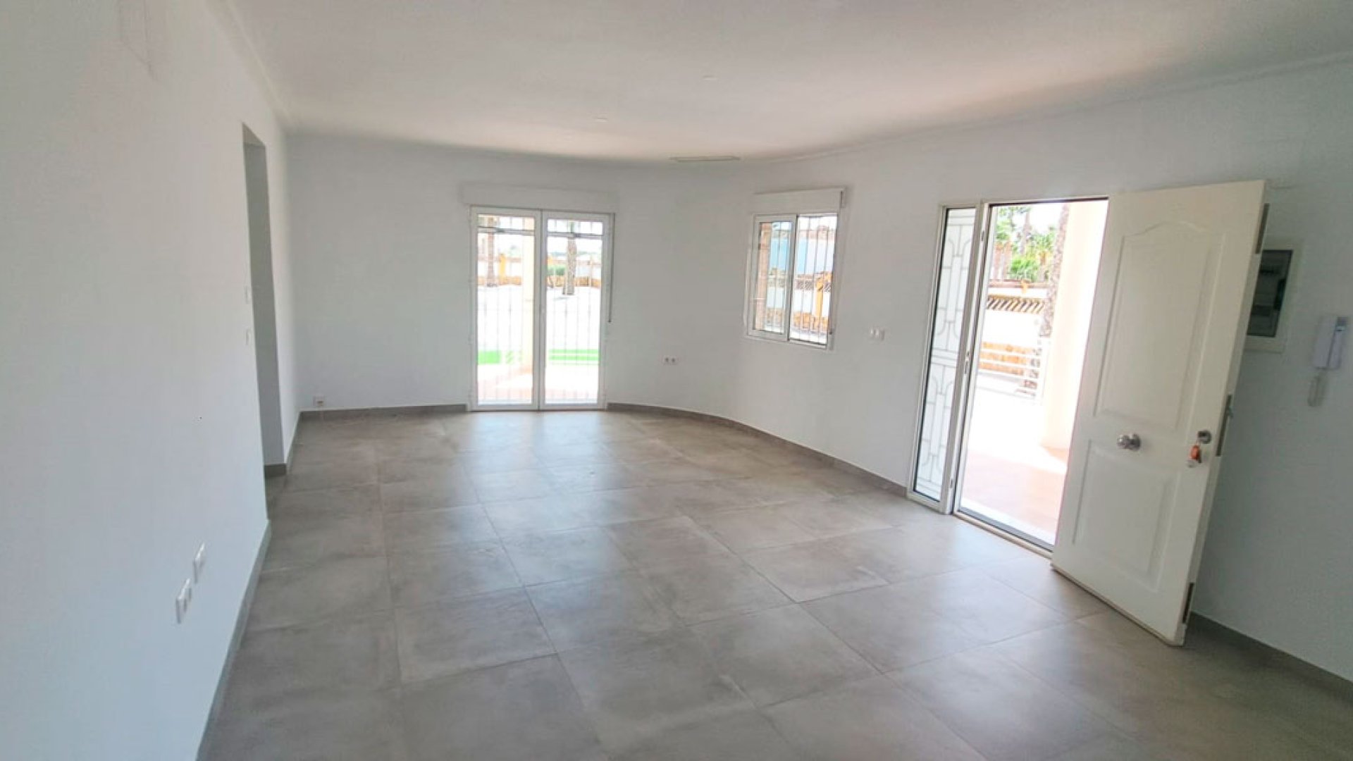 Resale - Villa -
Catral