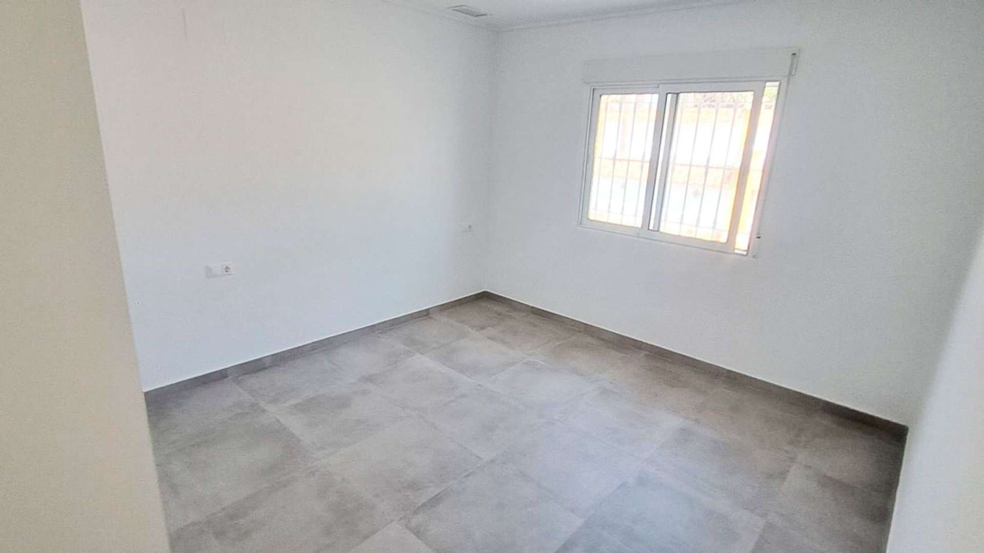 Resale - Villa -
Catral