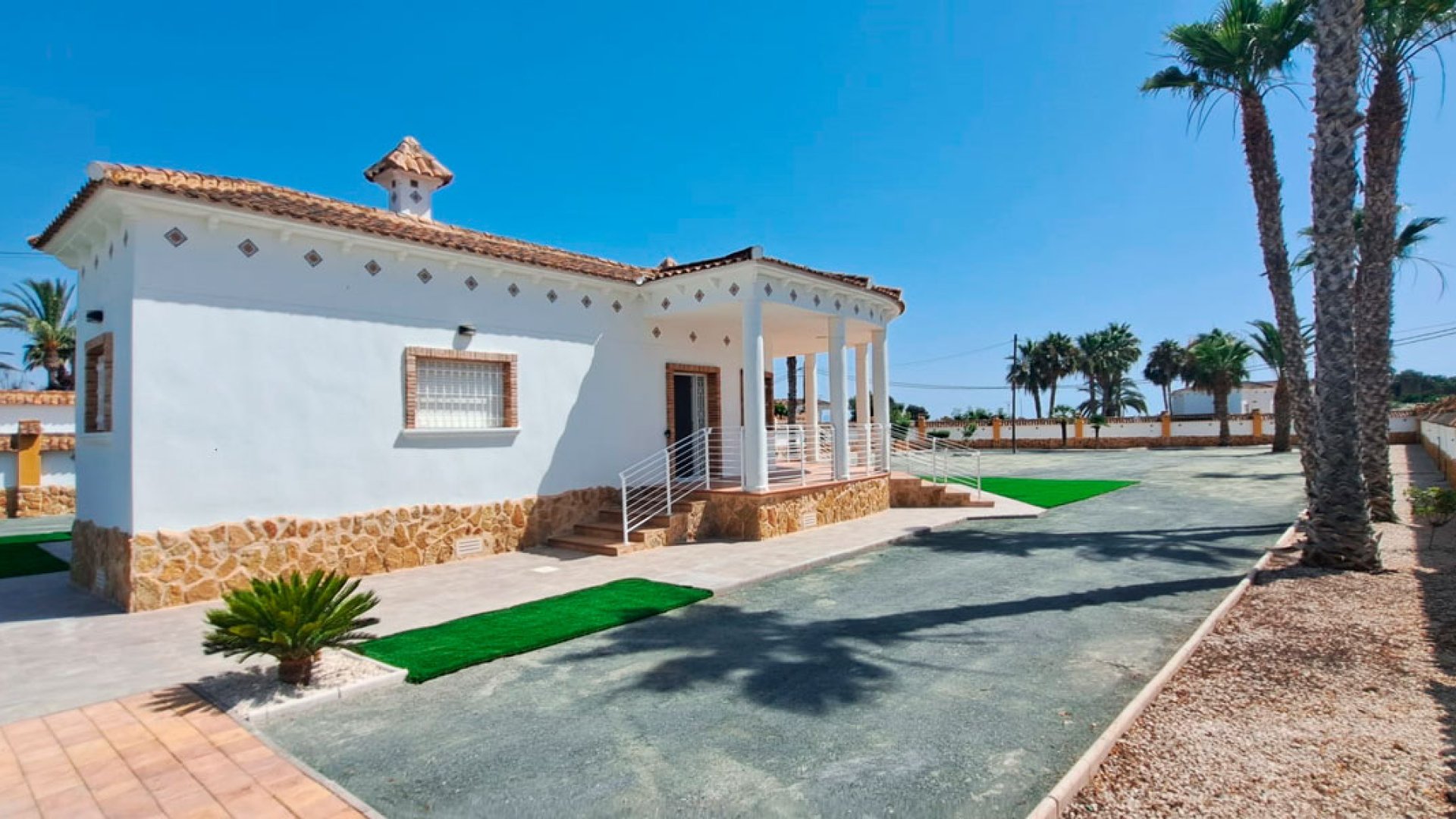 Resale - Villa -
Catral