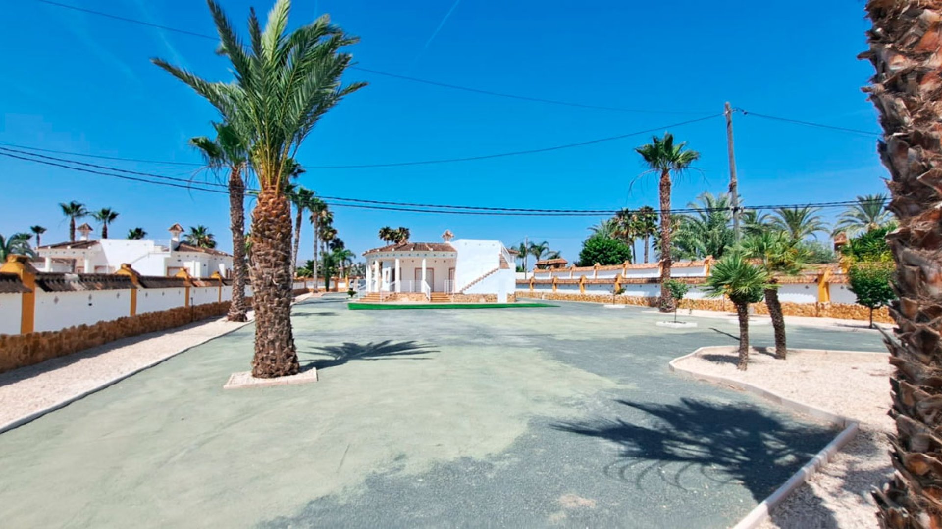 Resale - Villa -
Catral