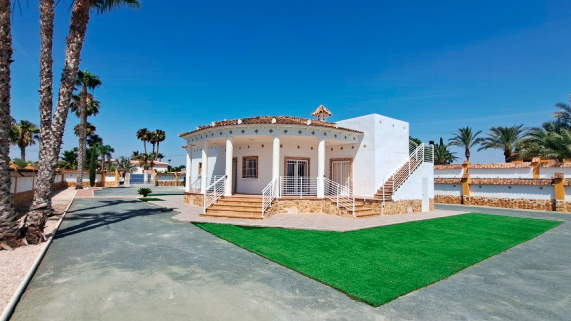 Resale - Villa -
Catral