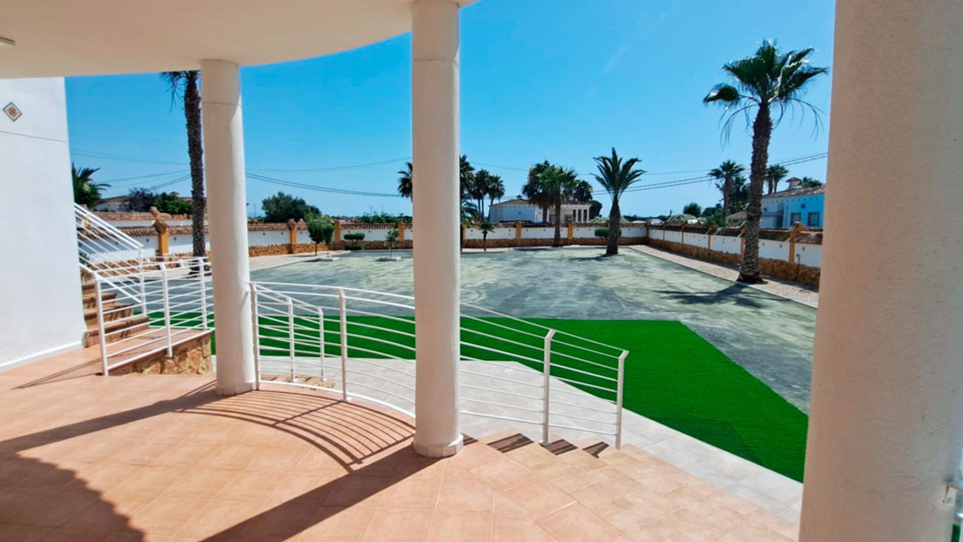 Resale - Villa -
Catral
