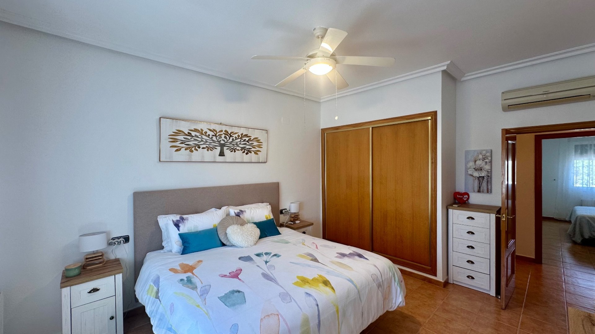Resale - Villa -
Catral