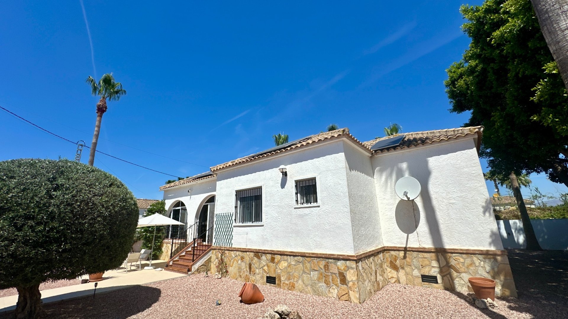Resale - Villa -
Catral