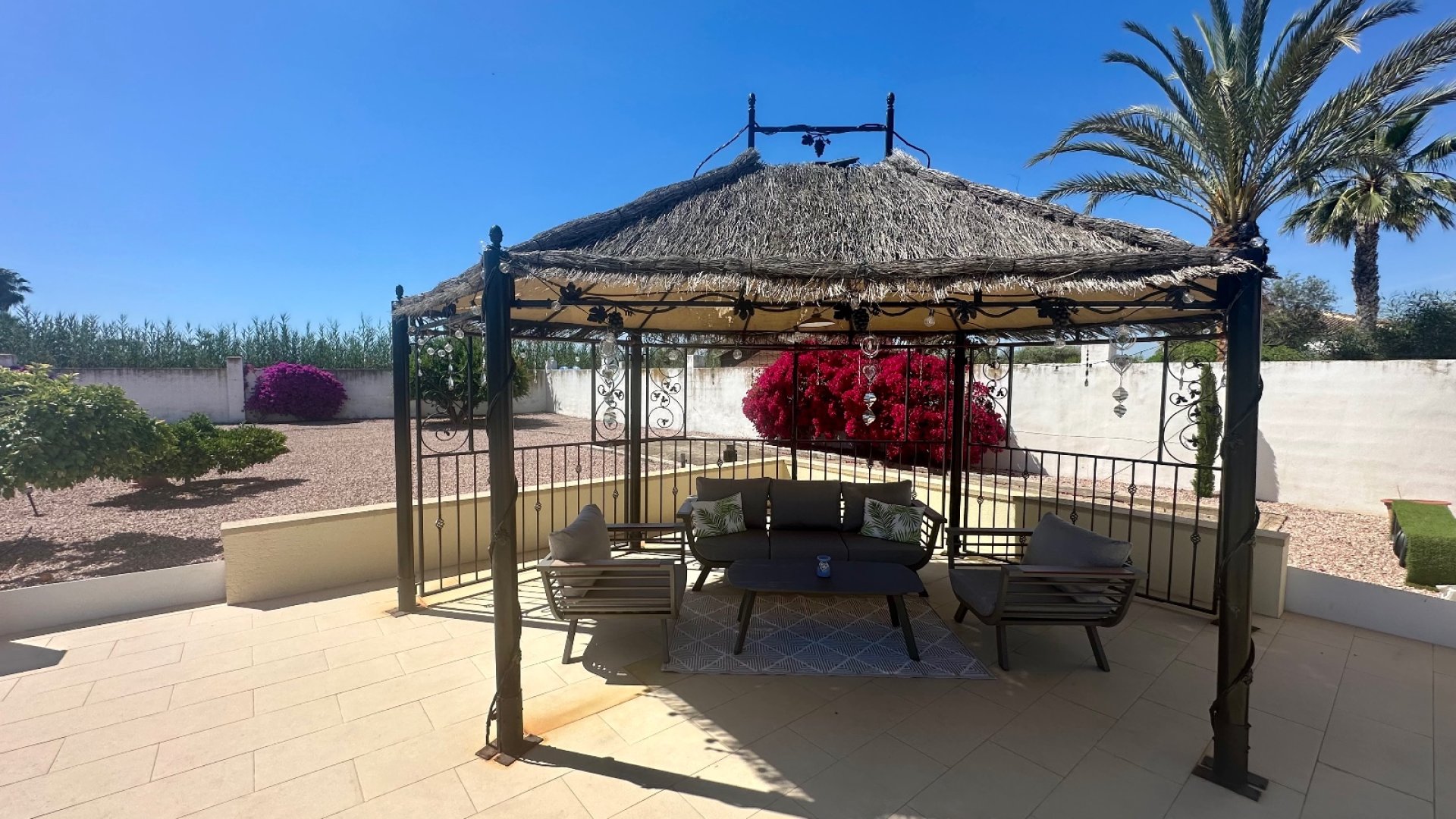 Resale - Villa -
Catral
