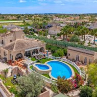 Resale - Villa -
Catral
