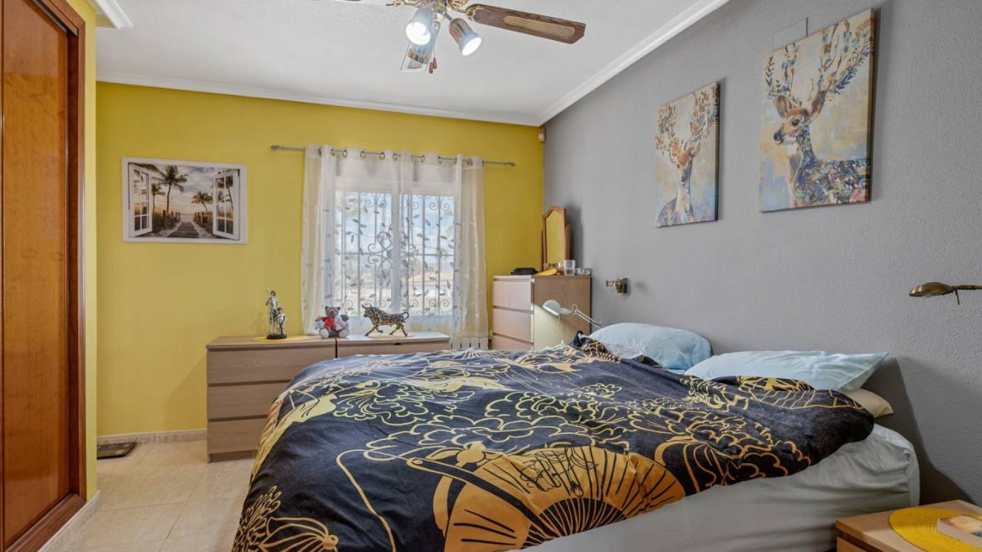 Resale - Villa -
Catral