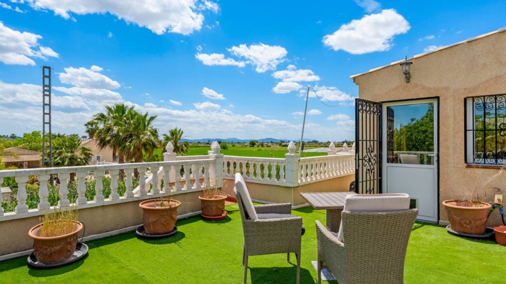Resale - Villa -
Catral