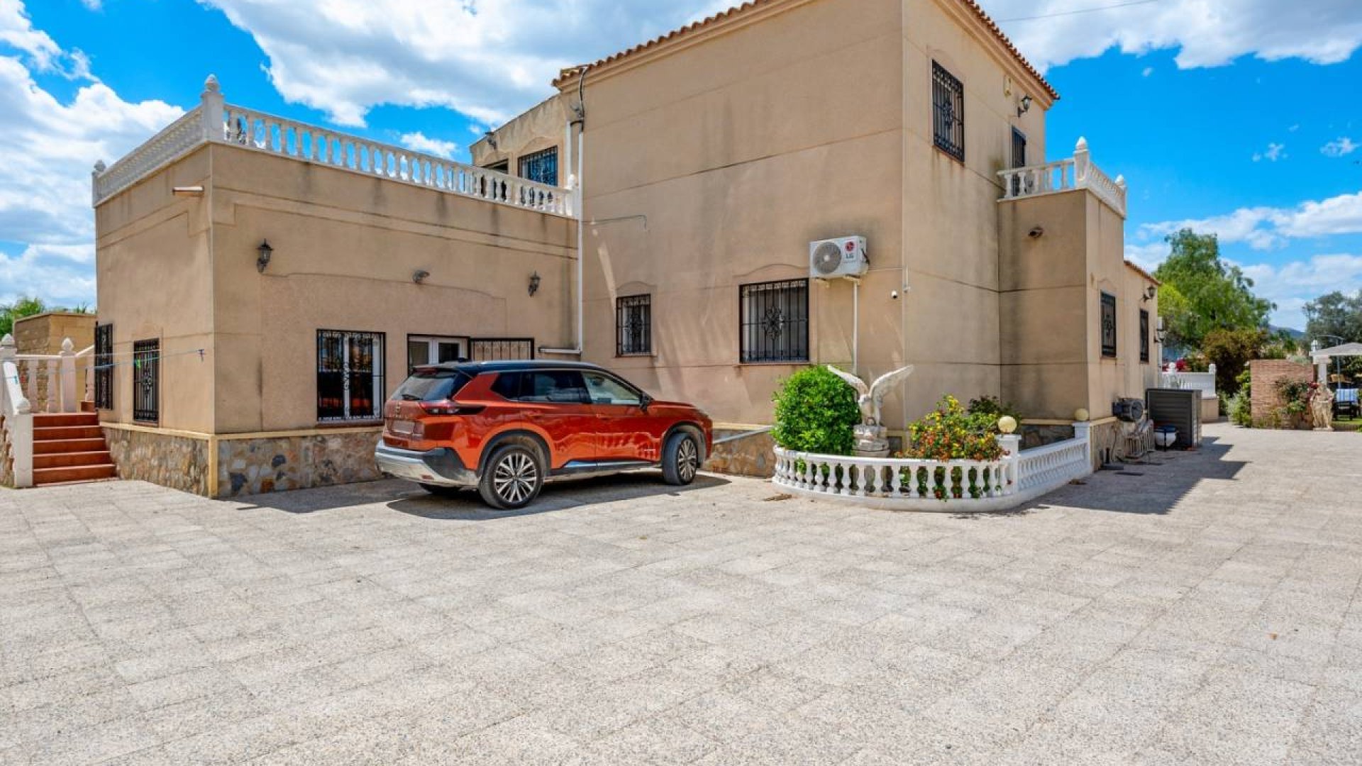 Resale - Villa -
Catral