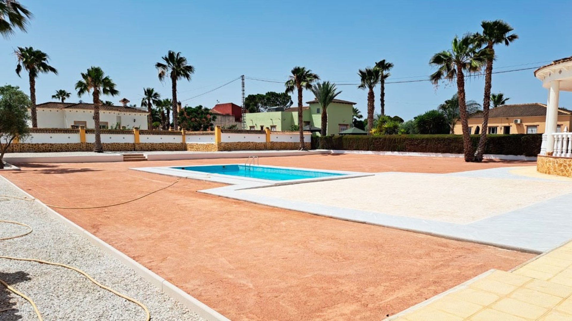 Resale - Villa -
Catral