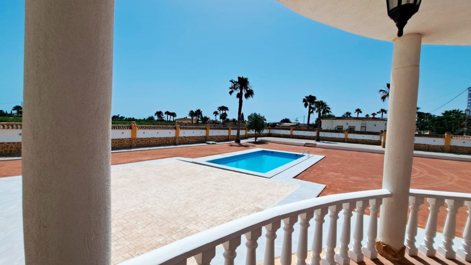 Resale - Villa -
Catral