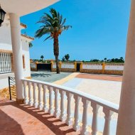 Resale - Villa -
Catral
