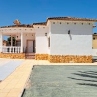 Resale - Villa -
Catral