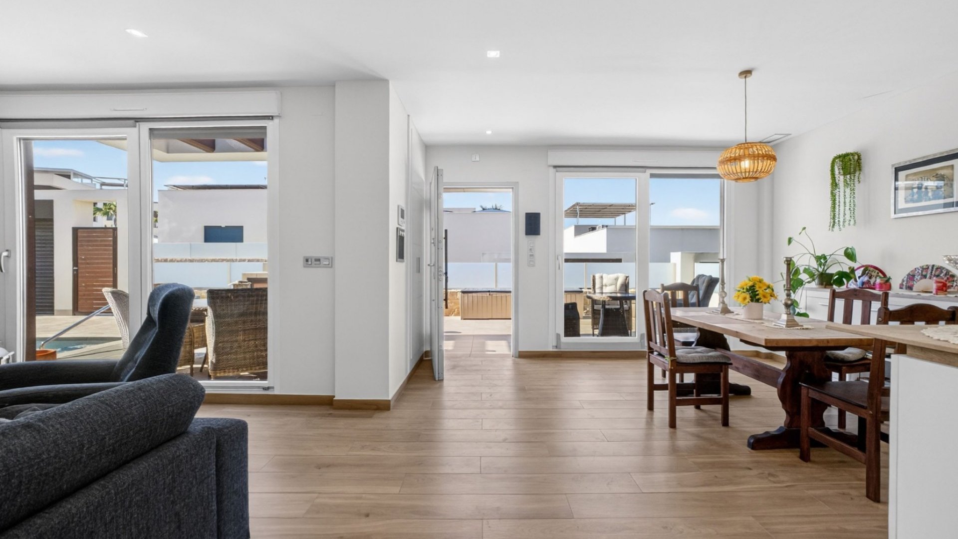 Resale - Villa -
Ciudad Quesada - Alicante
