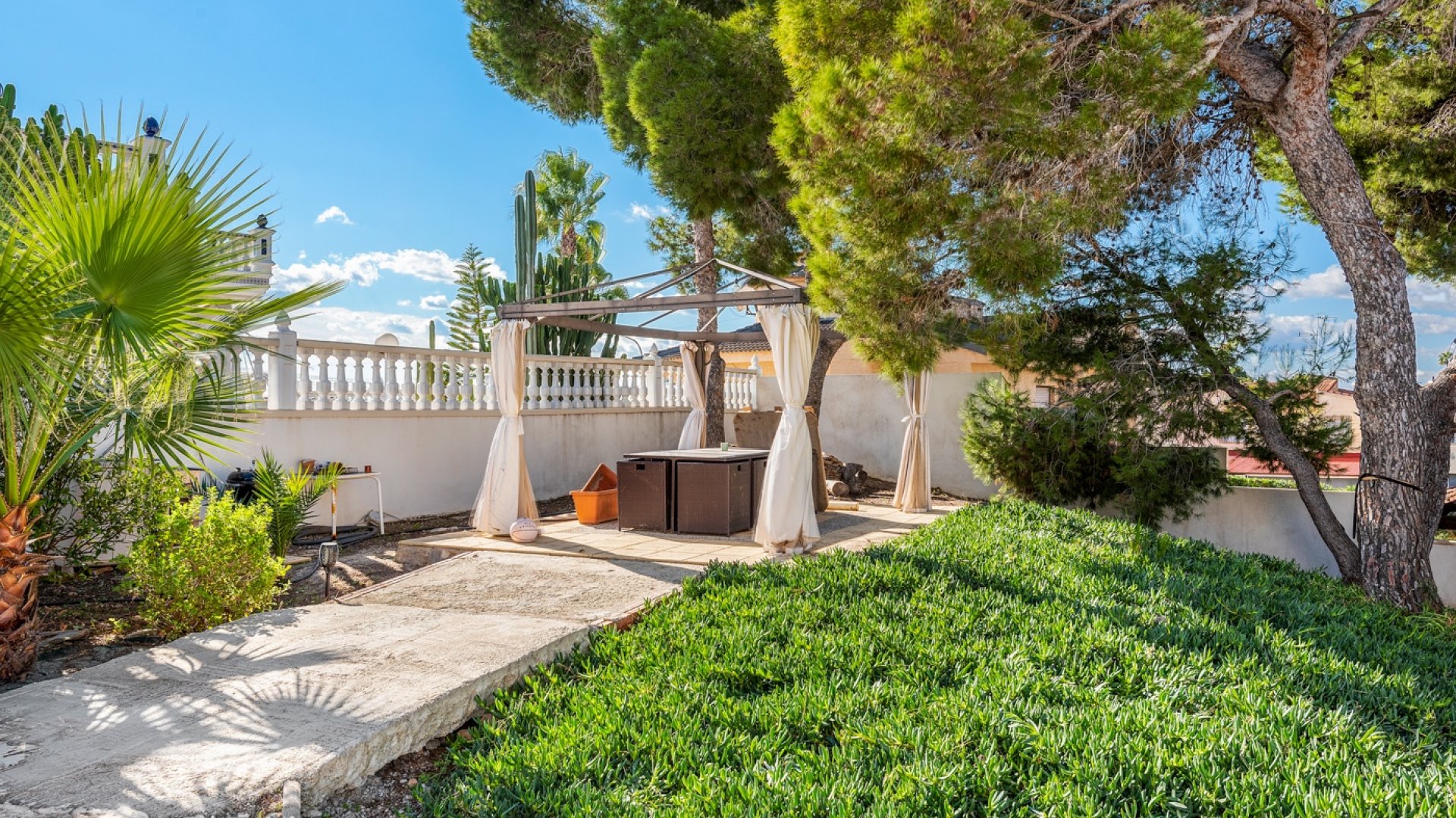 Resale - Villa -
Ciudad Quesada - Central Quesada