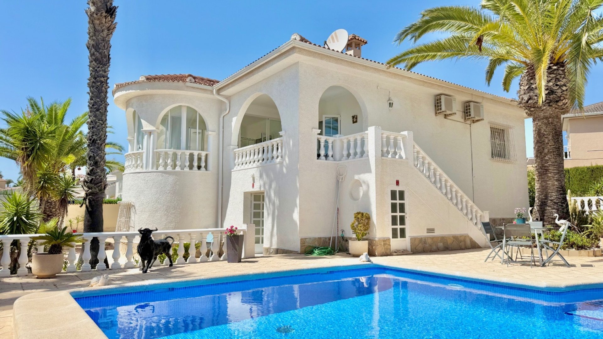 Resale - Villa -
Ciudad Quesada - Centro de la Ciudad Quesada