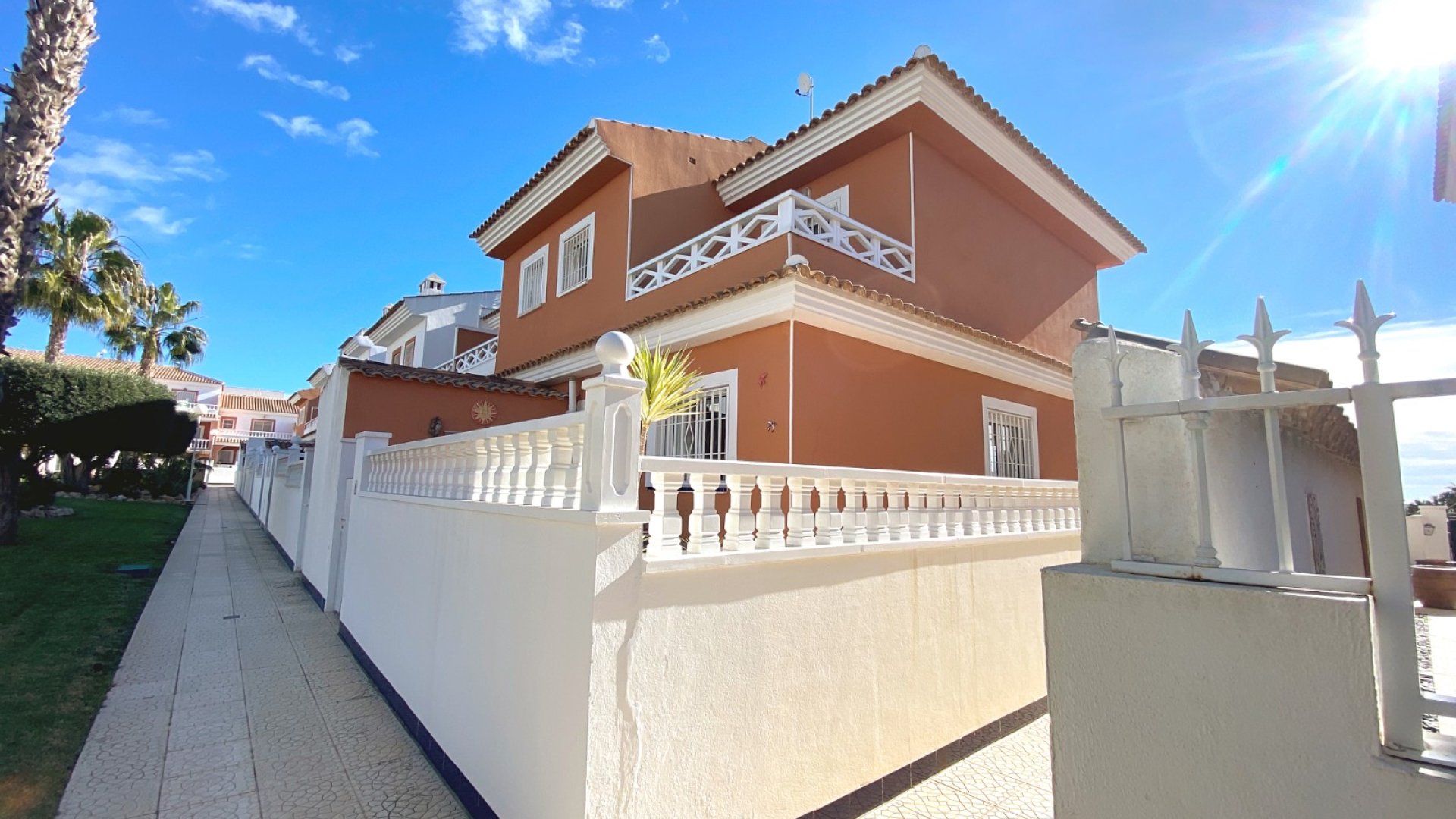 Resale - Villa -
Ciudad Quesada - Doña Pepa