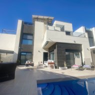 Resale - Villa -
Ciudad Quesada - Pueblo Bravo