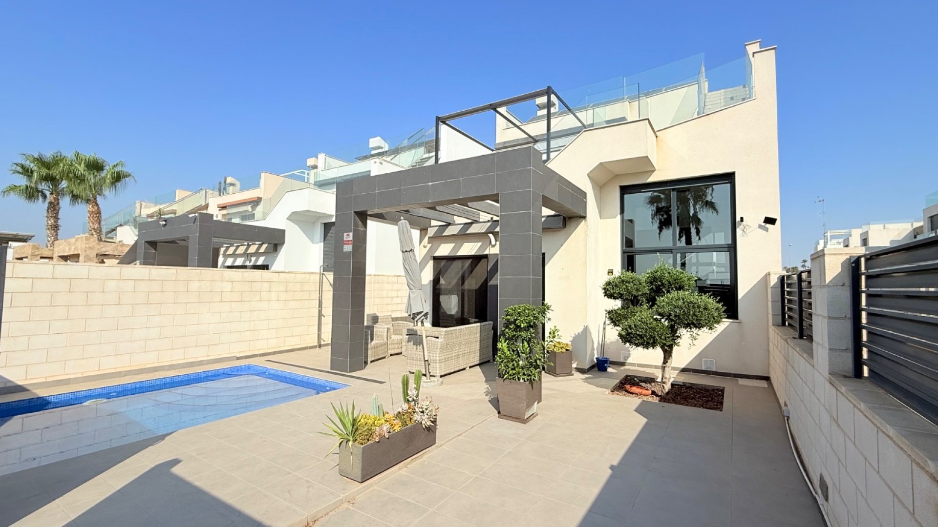 Resale - Villa -
Ciudad Quesada - Pueblo Bravo