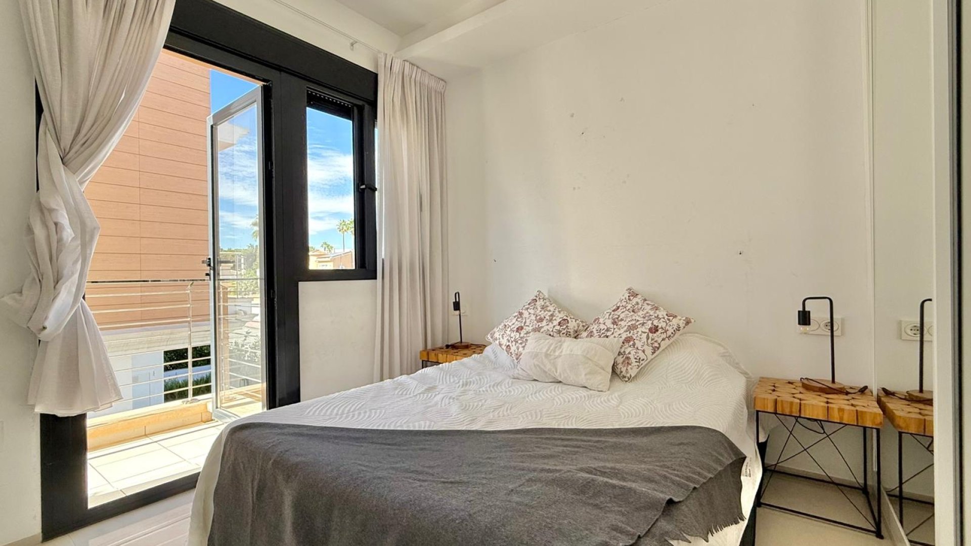 Resale - Villa -
Ciudad Quesada - Pueblo Bravo