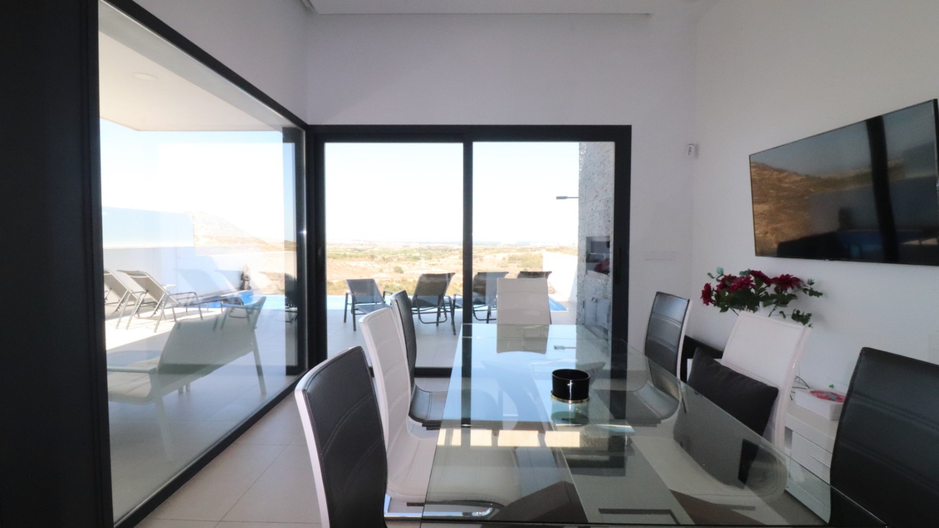 Resale - Villa -
Ciudad Quesada - Pueblo Lucero