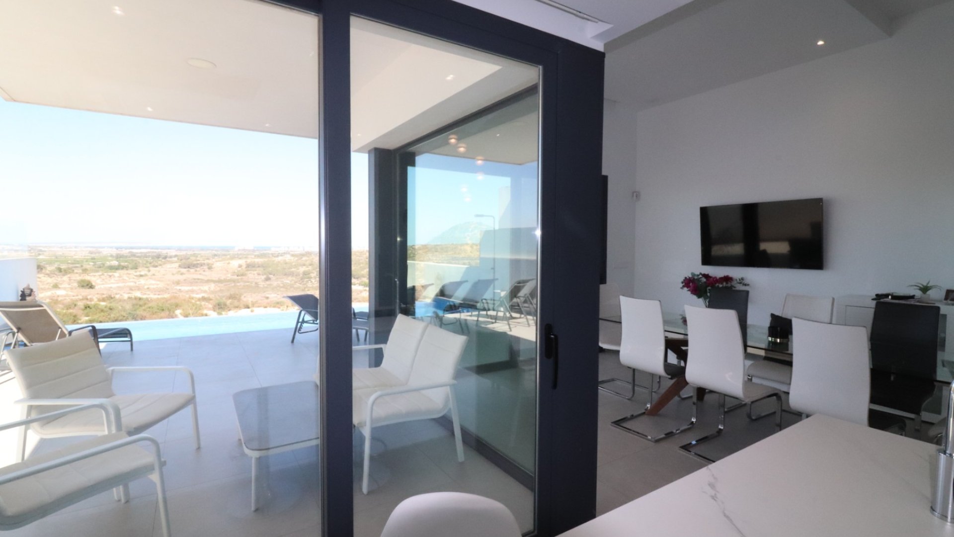 Resale - Villa -
Ciudad Quesada - Pueblo Lucero