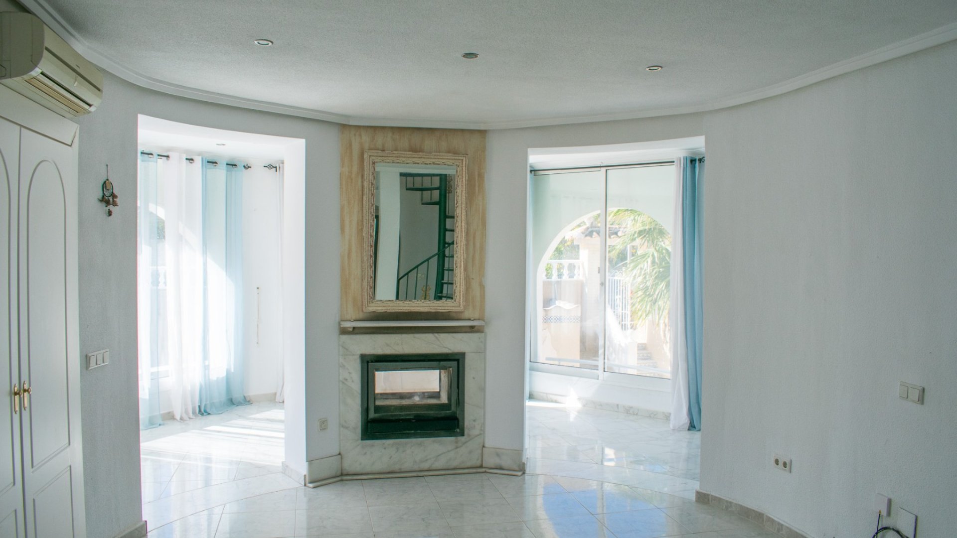 Resale - Villa -
Ciudad Quesada - Urbanizaciones
