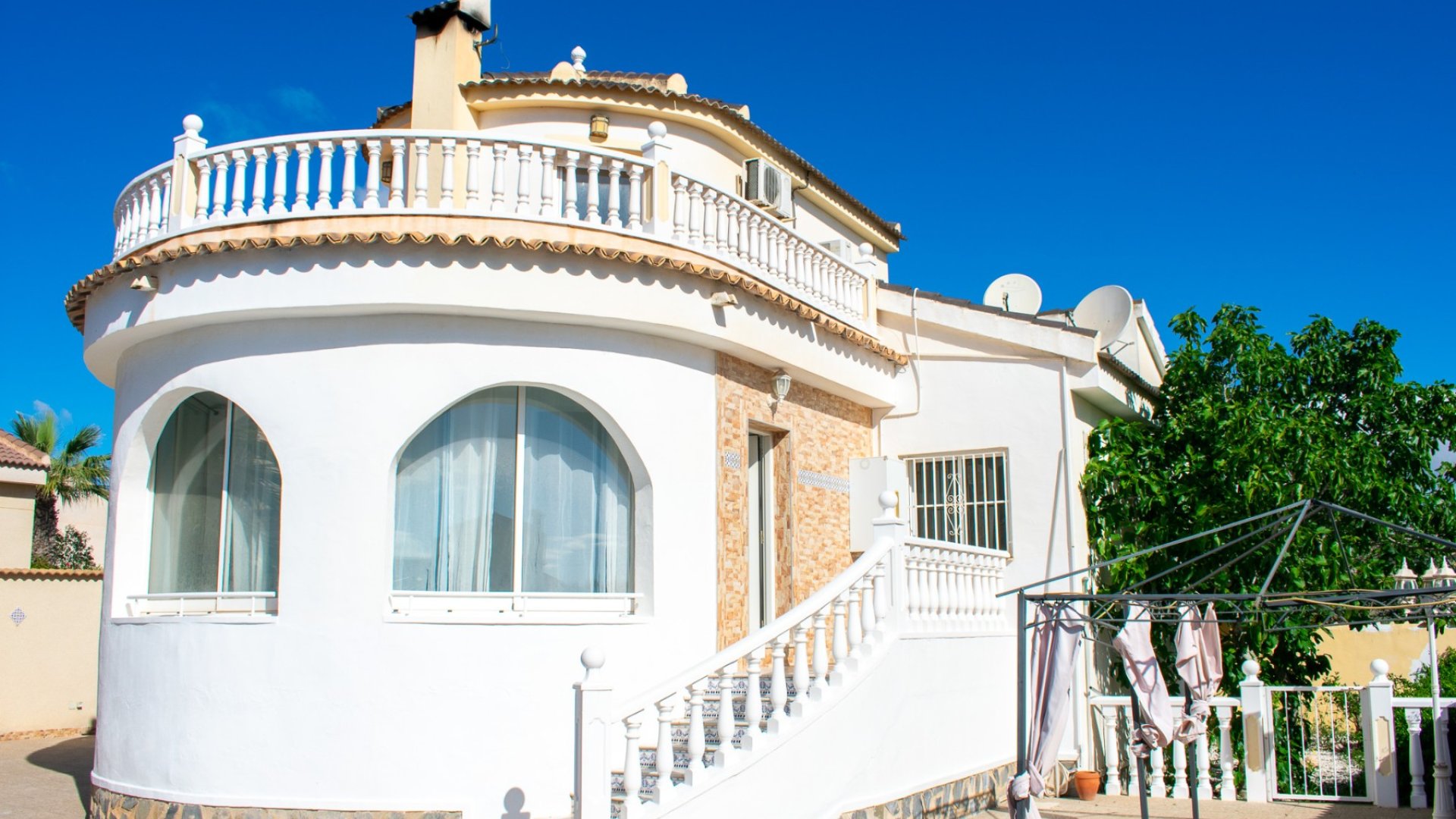 Resale - Villa -
Ciudad Quesada - Urbanizaciones
