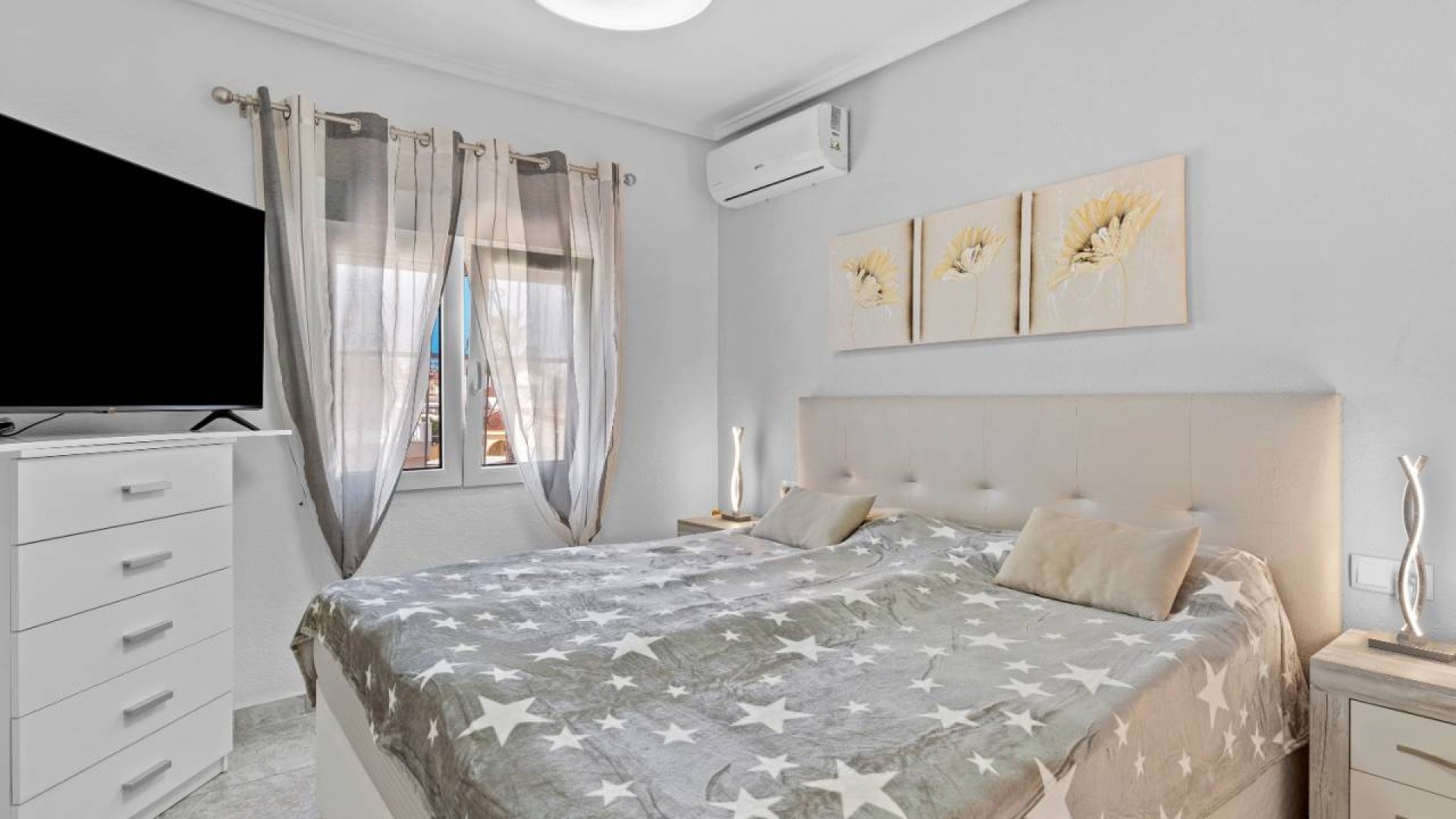 Resale - Villa -
Ciudad Quesada