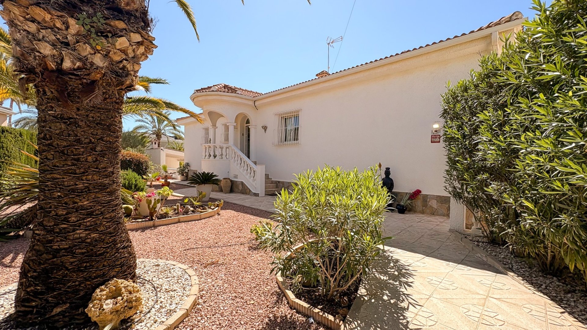 Resale - Villa -
Ciudad Quesada