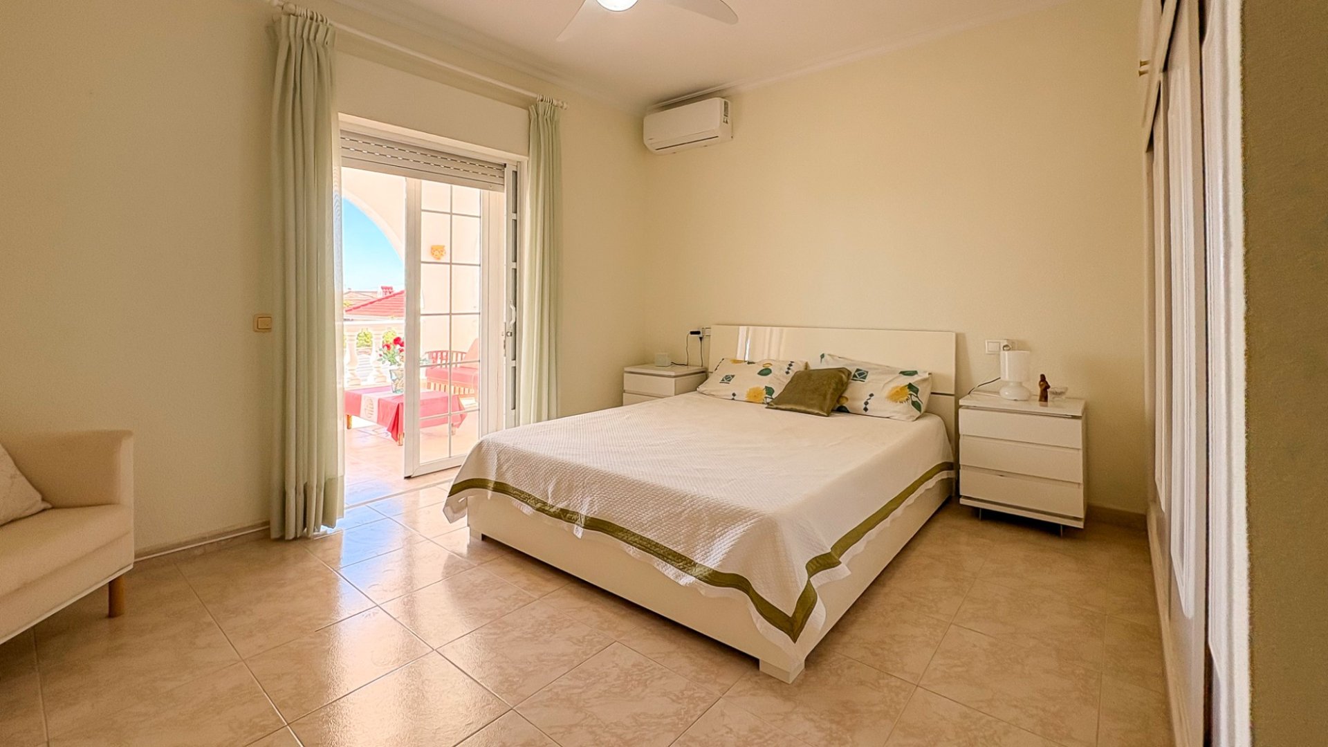 Resale - Villa -
Ciudad Quesada