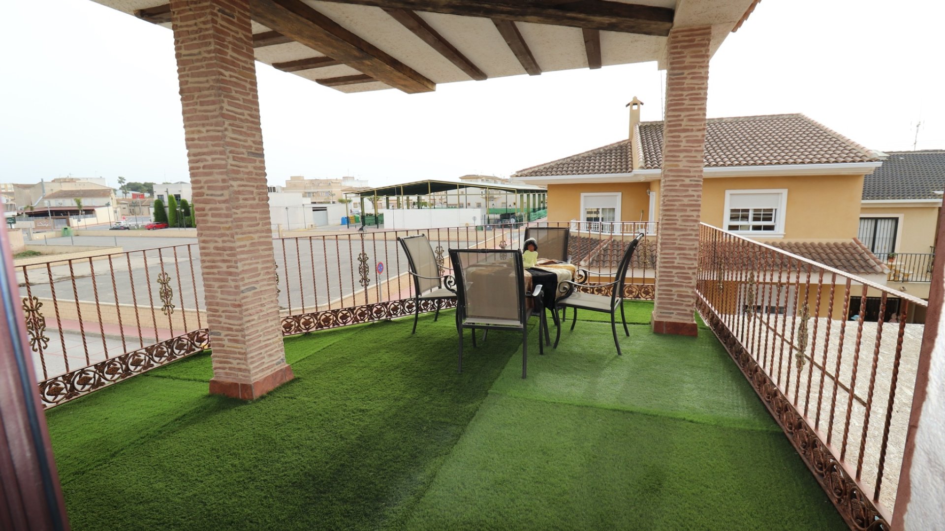 Resale - Villa -
Daya Nueva