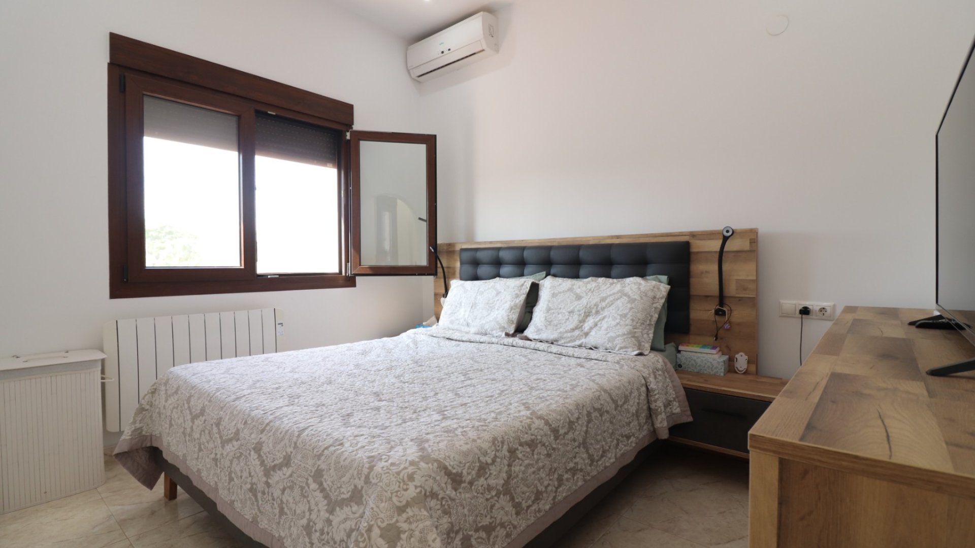 Resale - Villa -
Daya Vieja - Daya Vieja - Country