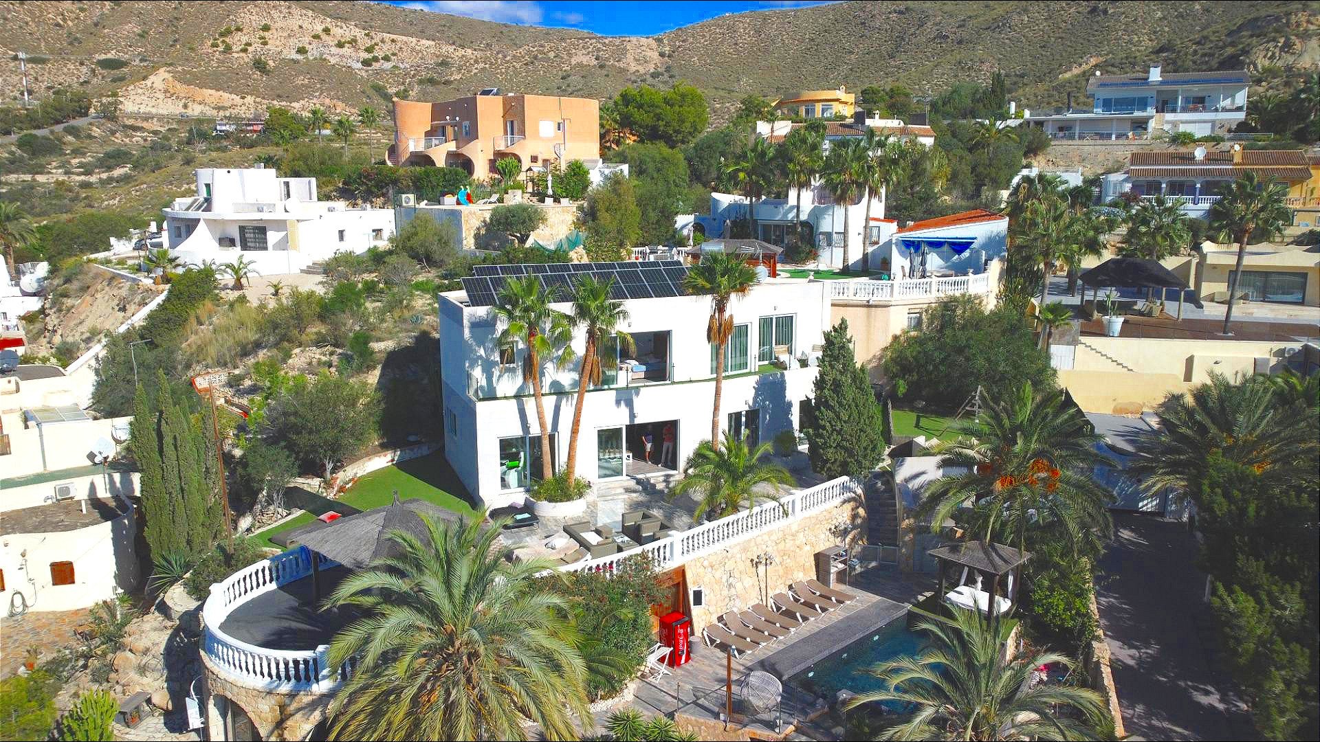 Resale - Villa -
El Campello - Coveta fuma