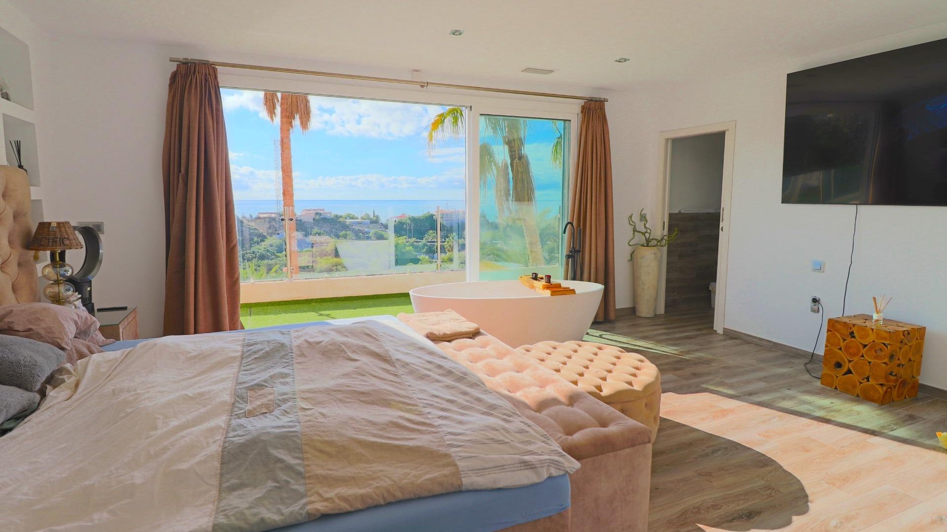 Resale - Villa -
El Campello - Coveta fuma
