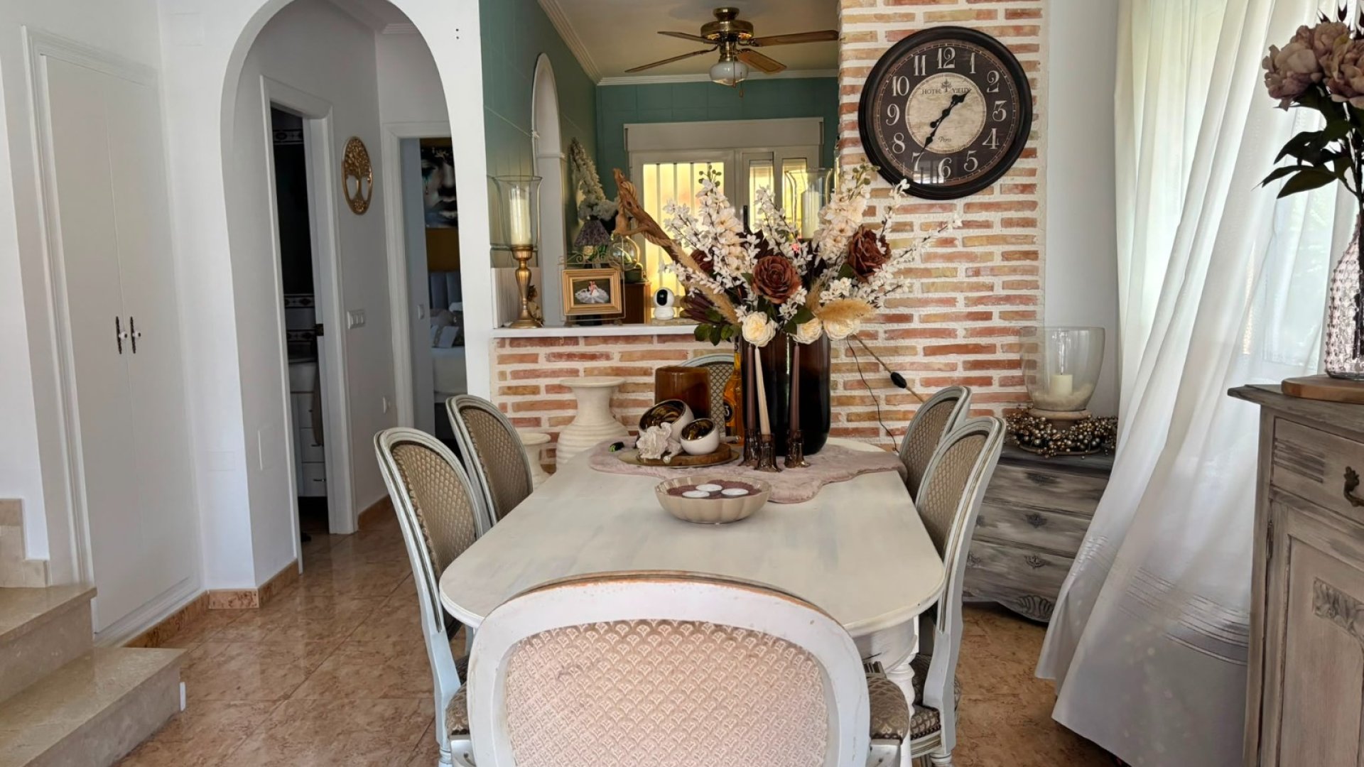 Resale - Villa -
El Raso - Guardamar del Segura