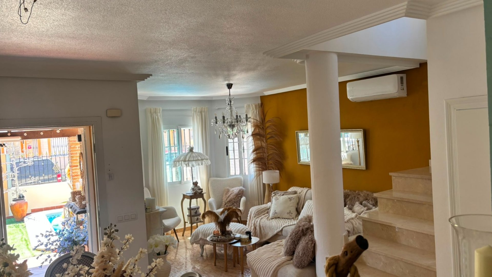 Resale - Villa -
El Raso - Guardamar del Segura