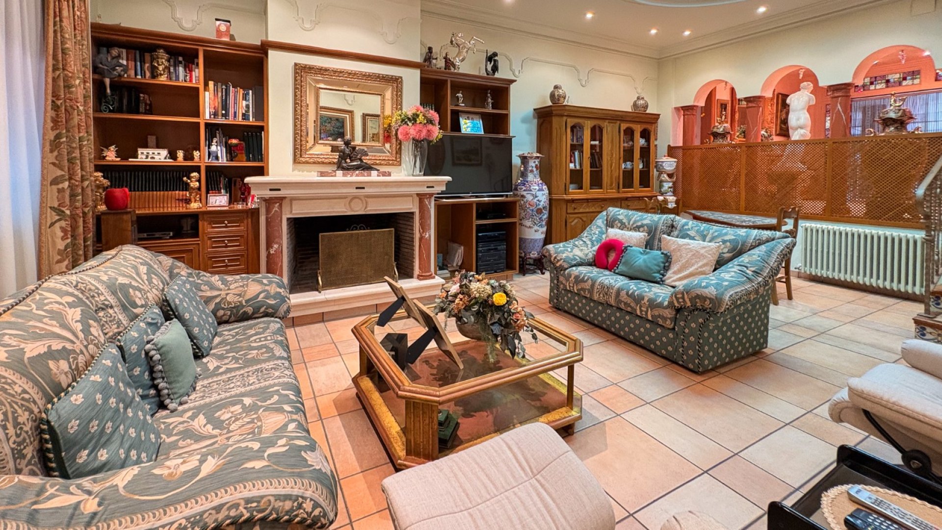 Resale - Villa -
Elche - Altzabares Alto